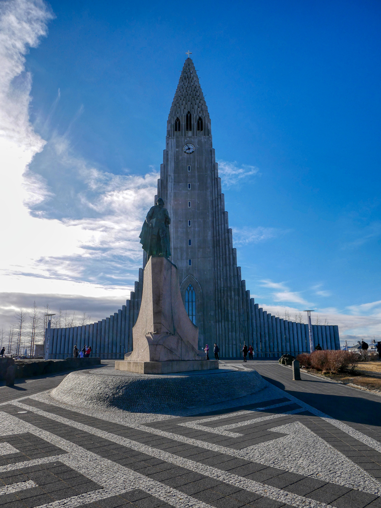 Eglise Hallgrímskirkja, Islande, Voyage en van