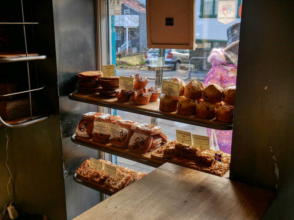 Boulangerie à Reykjavik, Voyage en van