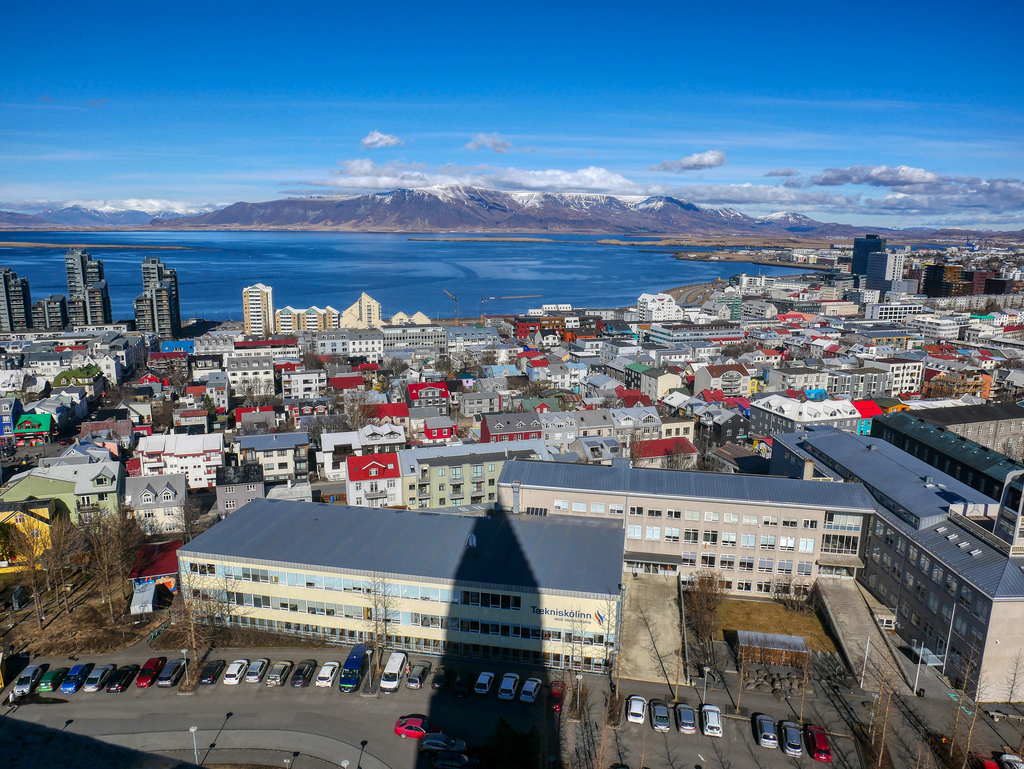 Ville de Reykjavik, Voyage en van