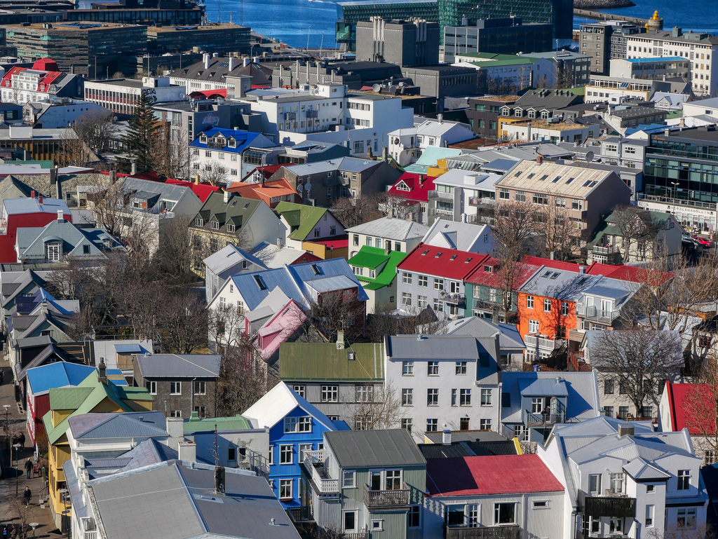 La ville vue d'en haut de Hallgrímskirkja, Voyage en van
