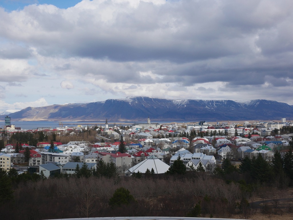 Vue du musée Perlan, Voyage en van