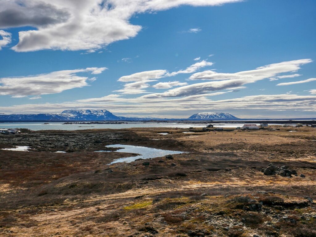 Grjótagjá, Voyage en van