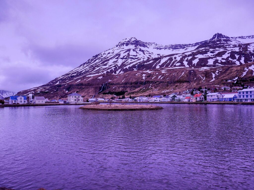 Seyðisfjörður, Voyage en van